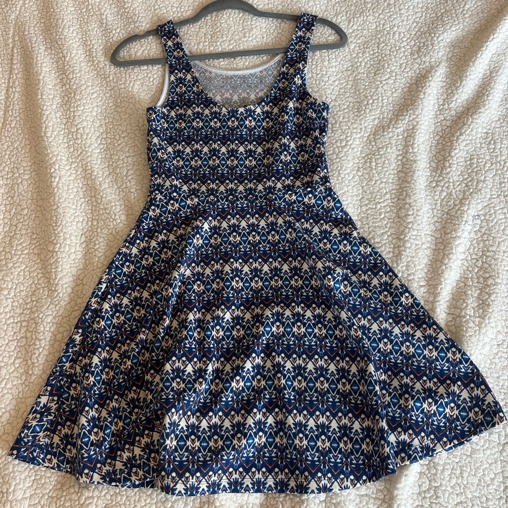 Divided H&M Blue and White Patterned Mini Dress Women's Size 6 Flowy - Picture 2 of 2